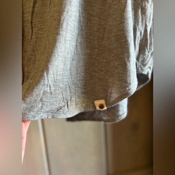 Amour Vert Split Back Muscle Tank - Picture 3 of 6